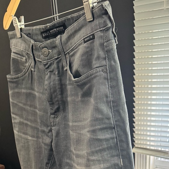 Mavi Jake Slim Leg Jeans
Light Smoke
Size 34 / 31 - Picture 4 of 6